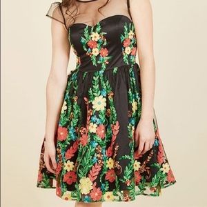 ModCloth Black Strapless Floral Prom Dress